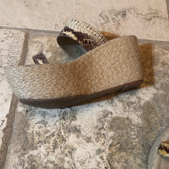 Shoes - Picture 3 of 4